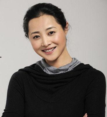 冼爱莲个人资料,艺术与教育的璀璨明珠