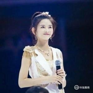 林思意的个人资料,才华横溢的年轻艺术家，探索艺术与生活的完美融合