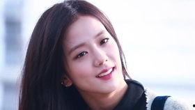 金智秀个人资料简介,韩国女团BLACKPINK成员，多才多艺的青春偶像